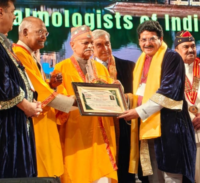 डॉ. एन.डी. मिश्रा को कम्युनिटी ओपथालमोलोजिस्ट ऑफ झारखंड गोल्ड मेडल